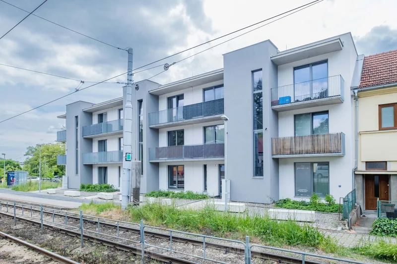Studio 7 Brno-Komín – u zastávky Branka